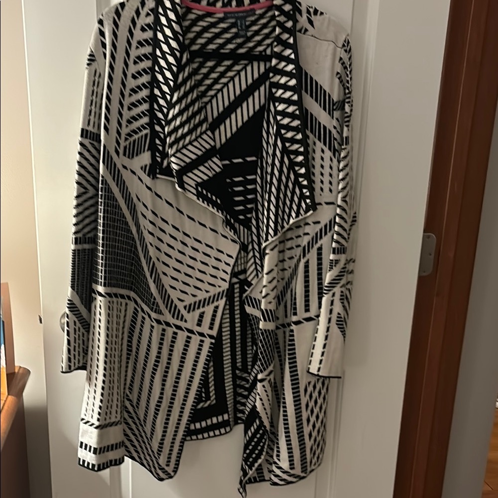 Isaac Mizrahi Live Black and White Geometric Cardigan